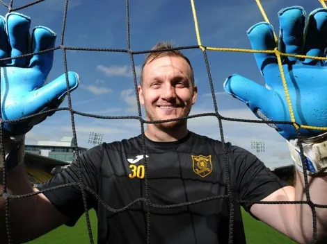 Equipo de Escocia define la permanencia de su arquero a través de Twitter