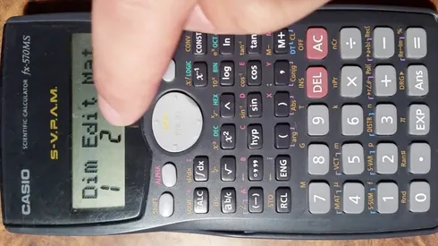 La calculadora científica se puede conectar a internet.