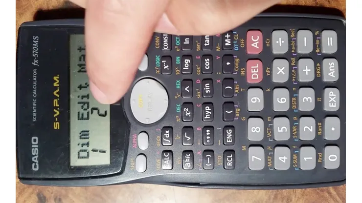 La calculadora científica se puede conectar a internet.