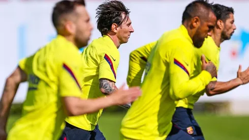 Lionel Messi se lució en el último entrenamiento del Barcelona con un golazo