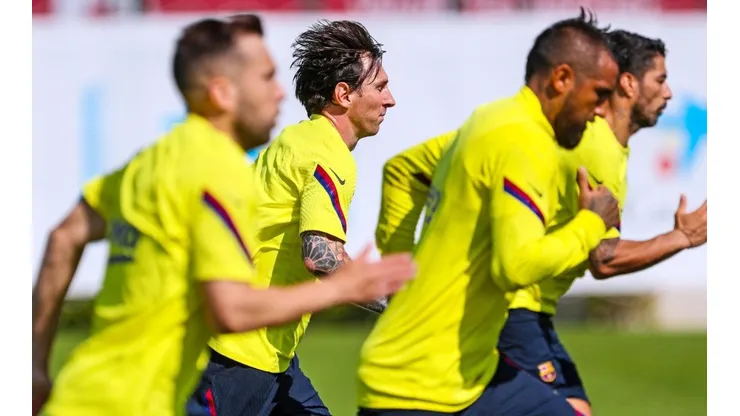 Lionel Messi se lució en el último entrenamiento del Barcelona con un golazo