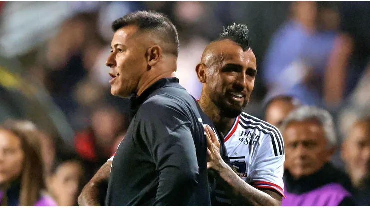 Almirón deberá decidir ahora qué hacer con Arturo Vidal tras su lesión.