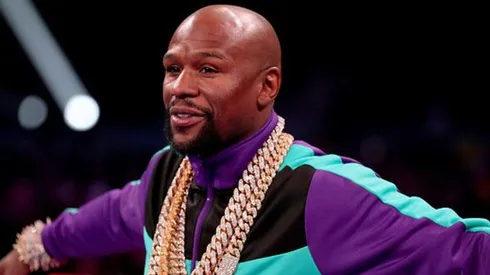 Mayweather es sorprendido en fiesta masiva en Arizona sin respetar las medidas sanitarias ante el covid-19.