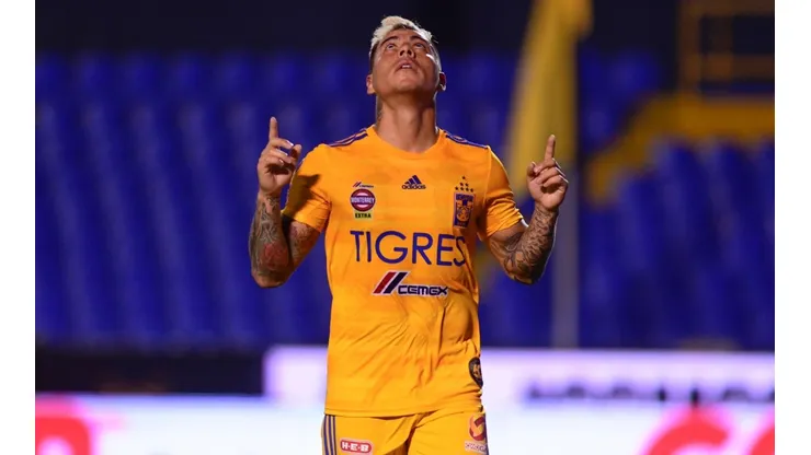El futuro de Vargas está cada día más lejos de México.