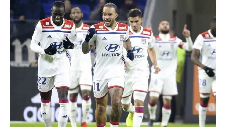Presidente de Lyon acusa "falsos argumentos" para terminar la temporada en Francia.