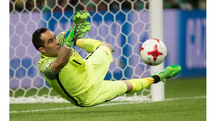Claudio Bravo llora la partida de une ex cocinero de la Roja
