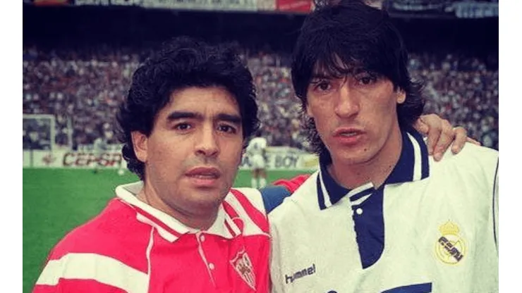 Una foto histórica entre Maradona y Zamorano