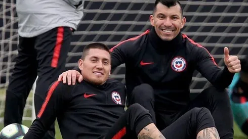Castillo y Medel juntos en la Roja