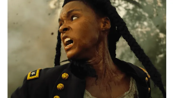 Janelle Monáe al borde de un colapso nervioso en medio de "Antebellum".