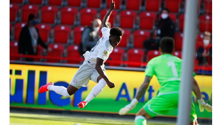 Davies se está ganando de a poco un lugar en el Bayern