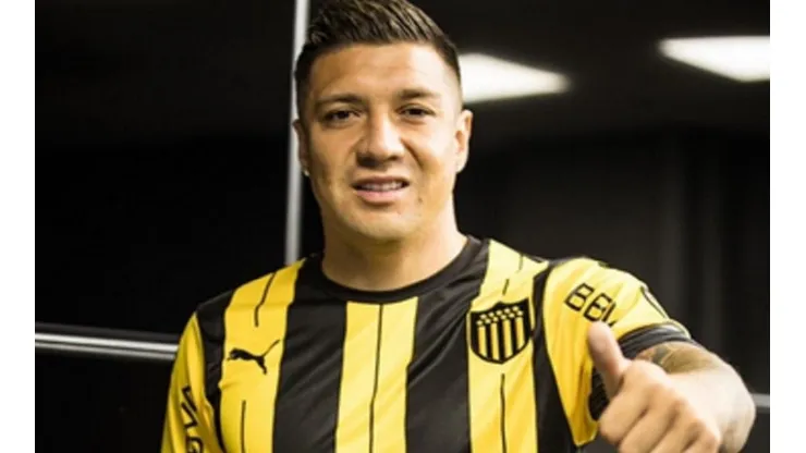 Bravo recuerda sus inicios en el fútbol.