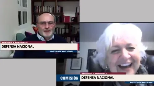 René Saffirio no sabía que tenía el micrófono abierto y su comentario provocó la risa de Mónica González.