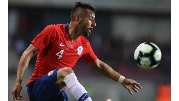 Juan Román Riquelme quiere llevarse sí o sí a Mauricio Isla a Boca Juniors