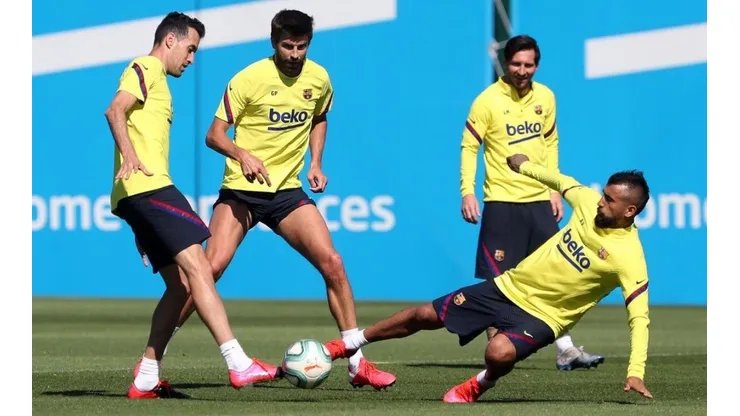 Vidal entrenando con Barcelona
