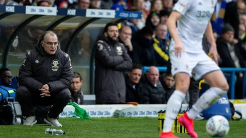 Marcelo Bielsa sorprendió al ser fotografiado respetando la distancia social por el coronavirus