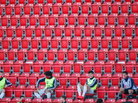 Banca del Bayern Múnich se sienta en la tribuna del estadio