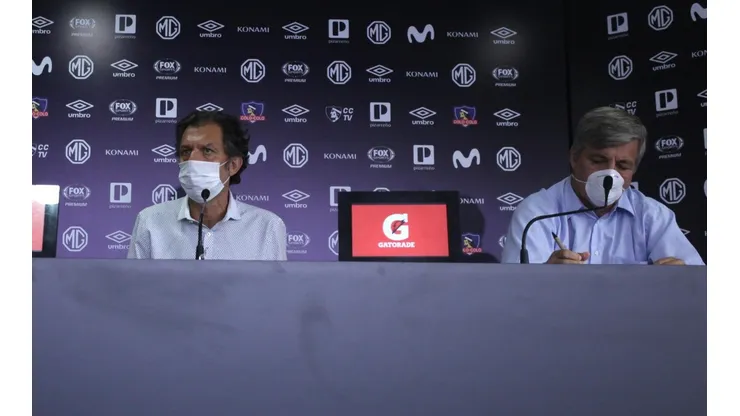 Colo Colo desmiente que negocien con un nuevo entrenador