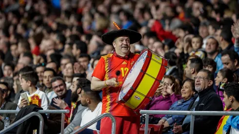 Manolo alentando a España en el último Mundial