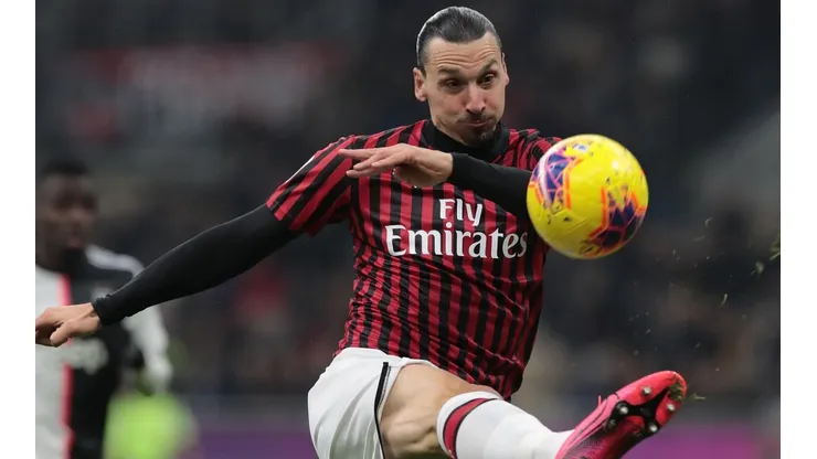 Zlatan Ibrahimovic puede ser compañero de Gary Medel