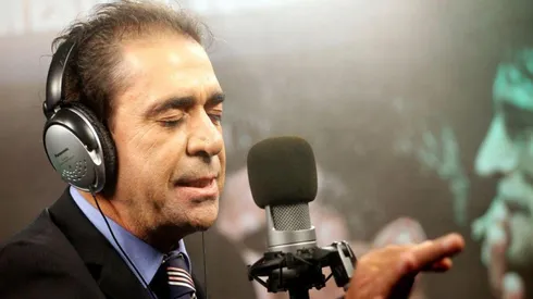 Eduardo Bonvallet haciendo radio