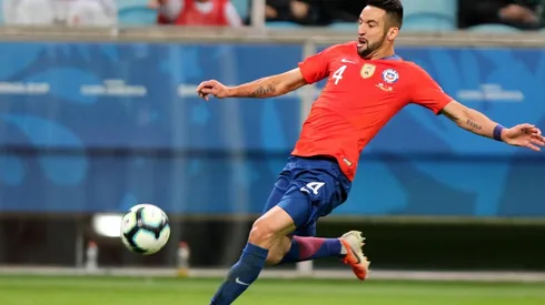 Mauricio Isla otra vez en la órbita de Boca Juniors, según prensa argentina