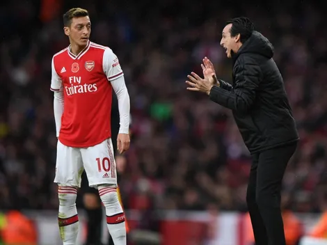 Ex DT del Arsenal: "El vestuario no quería a Özil"