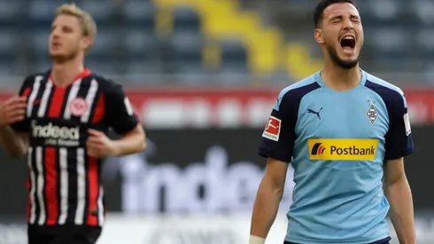 Ramy Bensebaini festeja el segundo gol del Monchengladbach