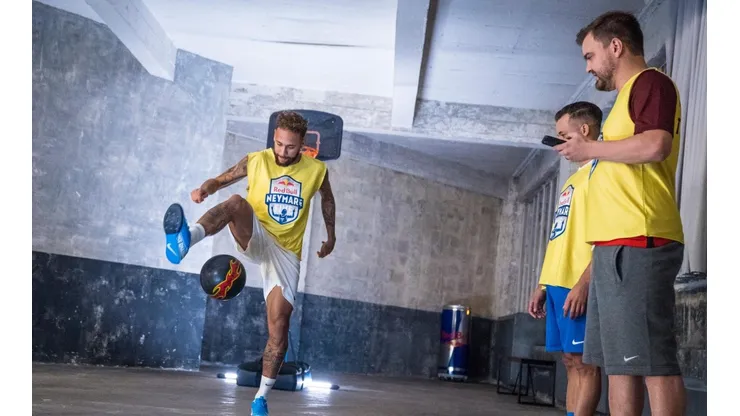 Neymar Jr preparó una rutina de ejercicios para pasar la cuarentena en casa.