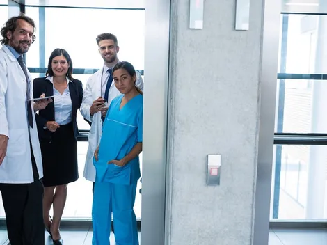 ¿Se puede contraer coronavirus en un ascensor?