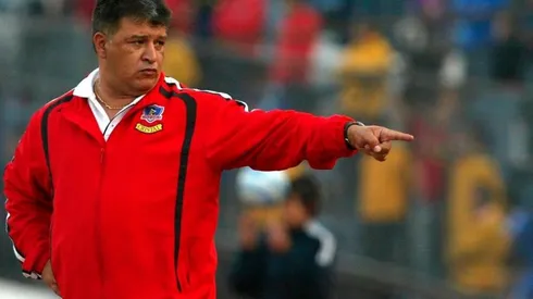 Borghi revela que Colo Colo pudo desaparecer por problemas económicos.