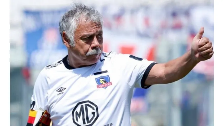 Caszely dijo que Paredes y Mosa deben conversar para solucionar esta situación.