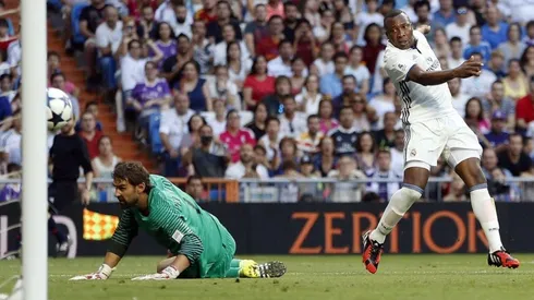 Congo en un partido de ex jugadores de Real Madrid