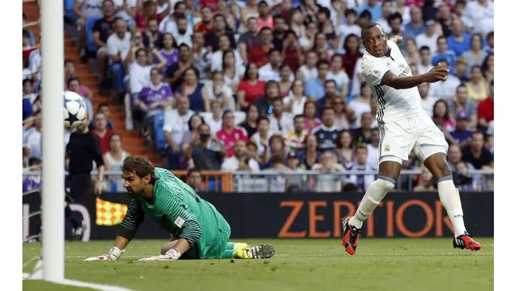 Congo en un partido de ex jugadores de Real Madrid