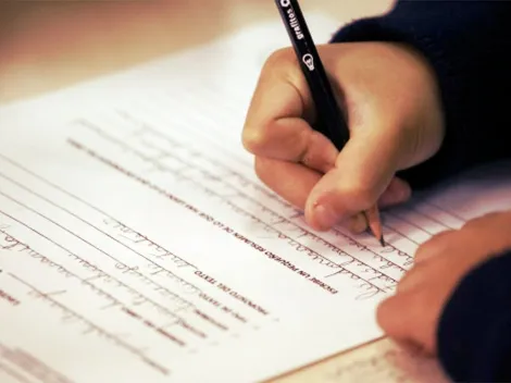 Polémica en Educación: Gobierno quiere aplicar el Simce este año