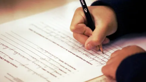 El Ministerio de Educación quiere implementar el Simce este año.