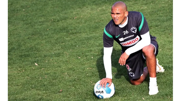 Humberto Suazo es goleador histórico del Monterrey. Pero para Jared Borgetti no es suficiente.