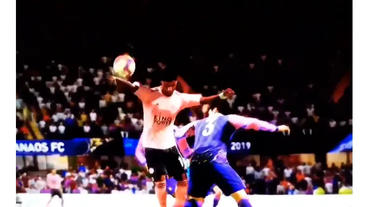 Golazo con la mano de Rashford
