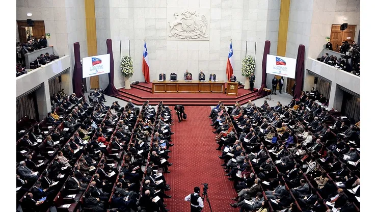 La cuenta pública se podría hacer en el ex Congreso Nacional en Santiago.