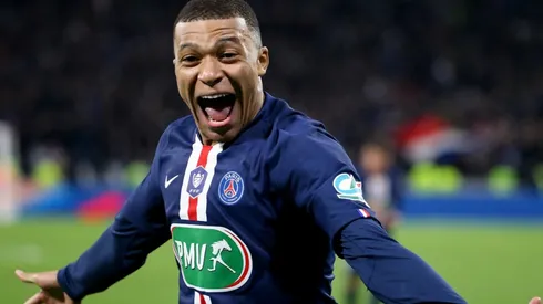 Mbappé gritando un gol por el PSG