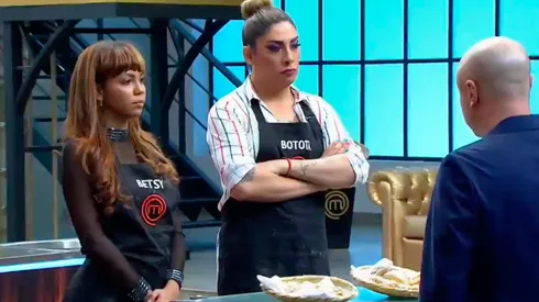 Un poco antes de que echaran a Daniela Palavecino, Betsy Camino y Botota Fox entraron en conflicto frente a los chefs.