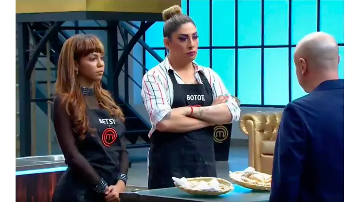 Un poco antes de que echaran a Daniela Palavecino, Betsy Camino y Botota Fox entraron en conflicto frente a los chefs.