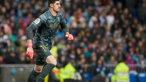 Thibaut Courtois en el arco del Real Madrid