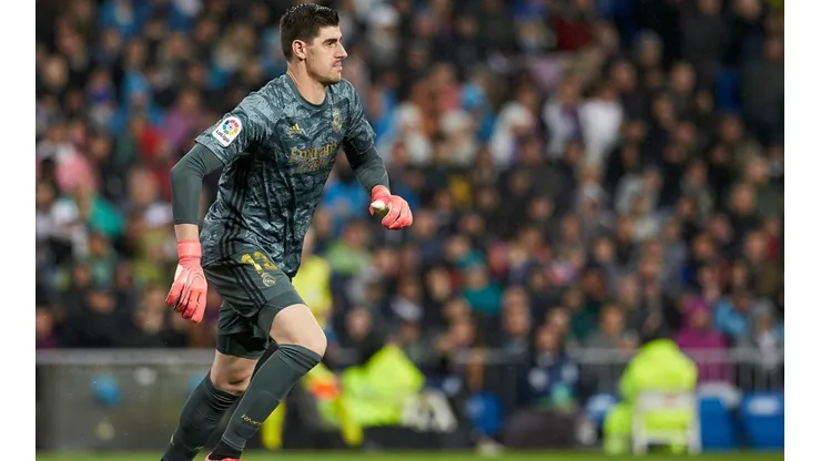 Thibaut Courtois en el arco del Real Madrid