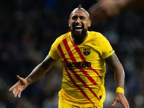 Leyenda del Liverpool incluye a Vidal en novedosa oncena