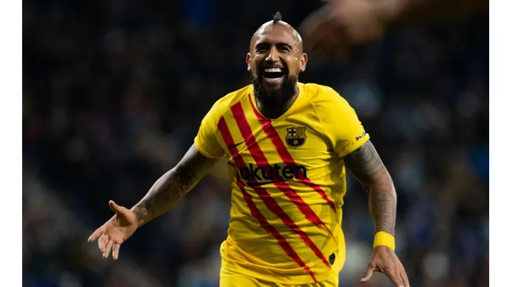 Vidal es destacado por leyenda del Liverpool