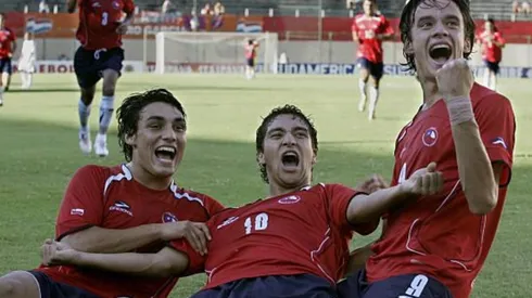 Grondona, Arenas y Medina festejando un gol.