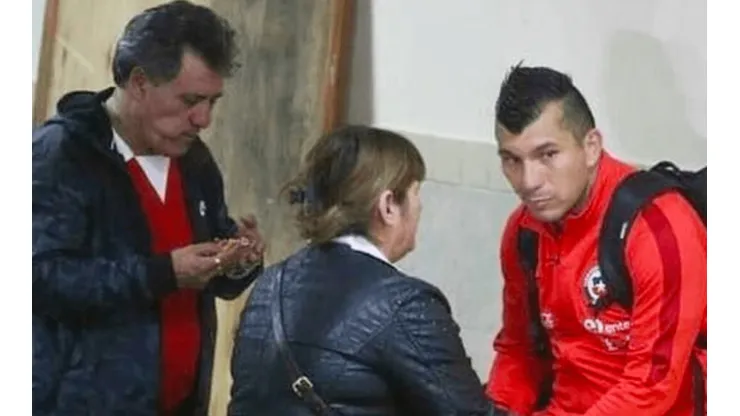 Gary Medel recordó cuando su madre lo retó tras ser expulsado