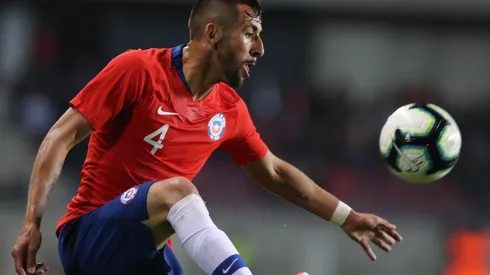 El lateral derecho no oculta sus deseos de jugar en el torneo chileno.