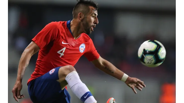 El lateral derecho no oculta sus deseos de jugar en el torneo chileno.