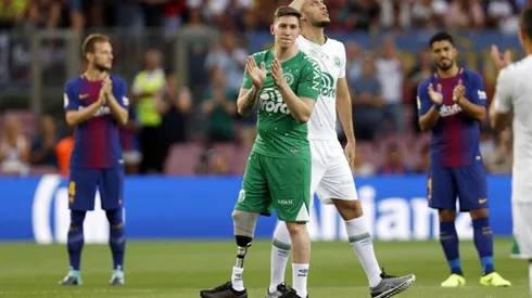 Jakson Follmann mostró el nuevo uso de su pierna ortopédica: como balde de cabritas